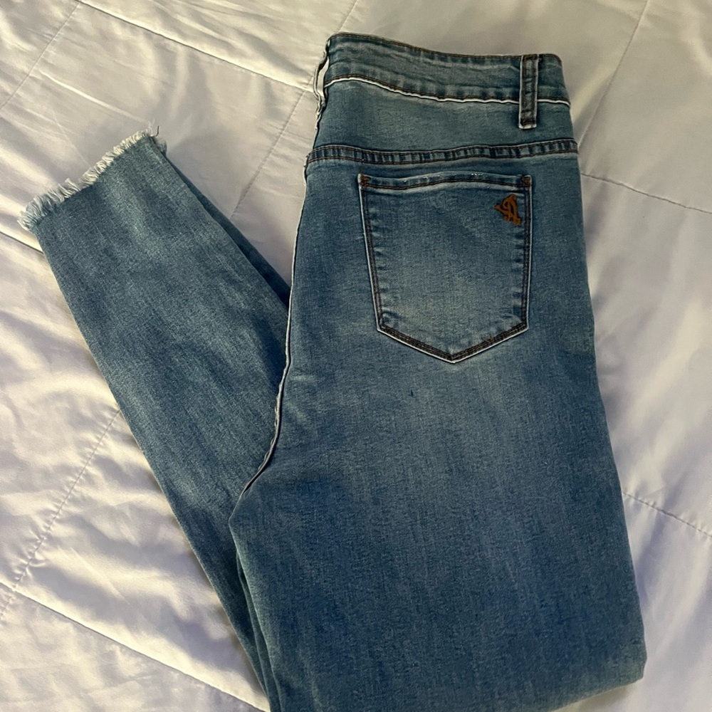 Distressed Skinny Jeans